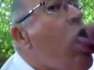 Daddy’s Blowjob Lesson