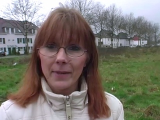Neighbourhood MILF loves to masturbate