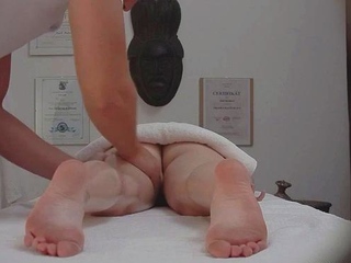 Brunette loves the massage