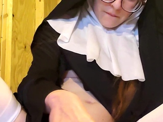 Hot amateur webcam teen masturbates for their fans