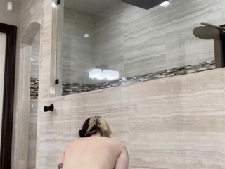 Horny big ass babe nice toys riding