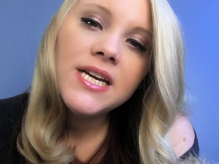 Chubby blonde brianna solo masturbation