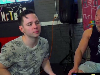 Horny Gays Threeway Loves Bareback