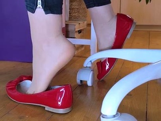 Maitresse Madelines solo foot fetish POV