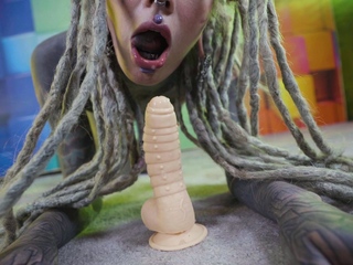 Tattooed hottie Anuskatzz knows how to squirt