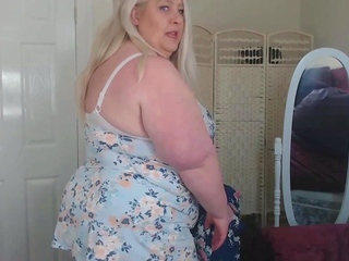 English Milf – Son wants to take photos of Mommy