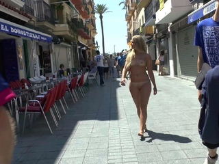 Sexy amateur blonde Eurobabe Alexis Leone public sex