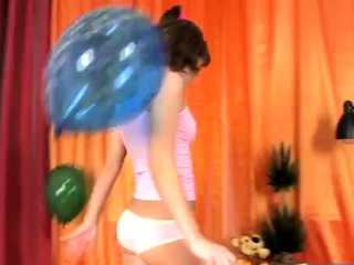 Teen slut drags beads from pussy