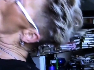 Sahnegesicht Reife Deutsche liebt es schmutzig zu reden