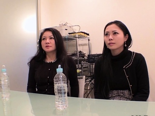 Hairy Pussy MILF Yui And Hairy Chiharu