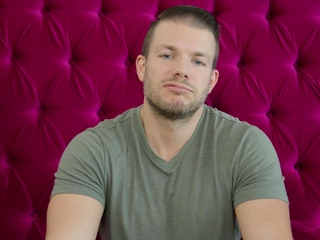 Busty MILF Payton Preslee’s Hardcore Encounter: Pleasure to