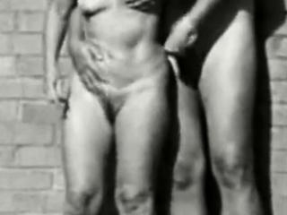 Solrig handjob med en dansk bedstemor