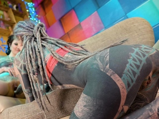 Alternative hotties fuck with TATTOOED Guy