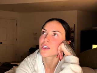 sexy bitch fake tits Kayla Lauren porn pic