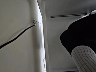 Heels Daze Org – Unaware Giantess Working On Laptop In