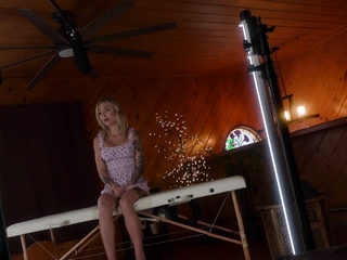 Inked Babe Receives Pussy Massage