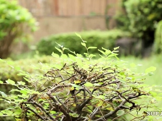 When I Came The Countryside, I Was Continuously Squeezed By