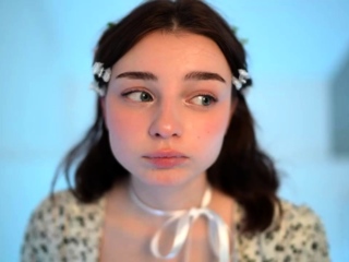 Brunette Solo Webcam Masturbation