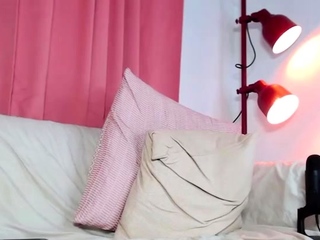 Latina Shemale Jerks Off Her Dick