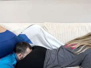 Cock gulping amateur blonde in sucking threesome