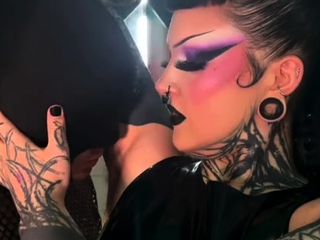 Miss Evilia Bathory – Sweaty Armpit Licking And Sniffing