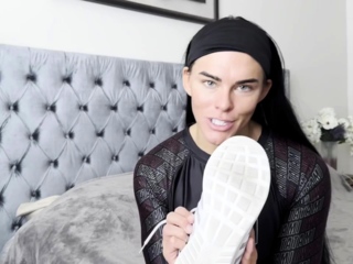 Temptress Lexa – Beg For My Smelly Feet + Self Worship